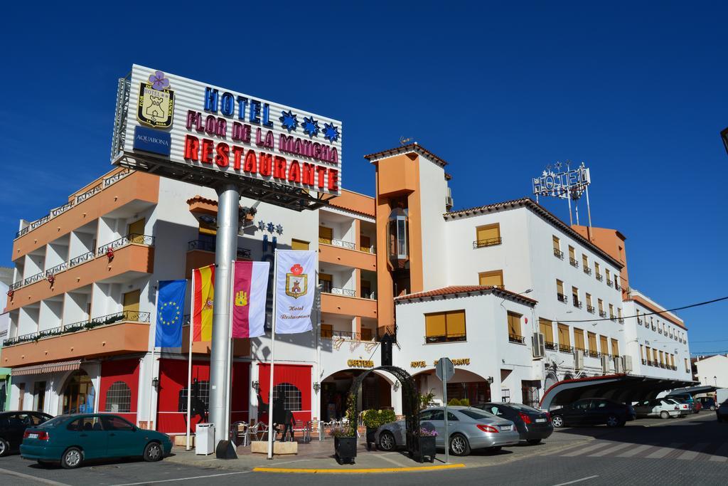 Hotel Flor De La Mancha La Roda Exterior photo